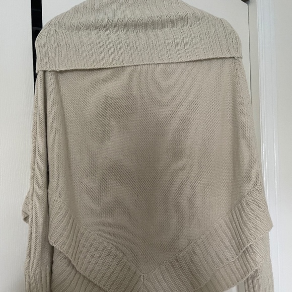 Cream Knitted Poncho - Picture 3 of 4